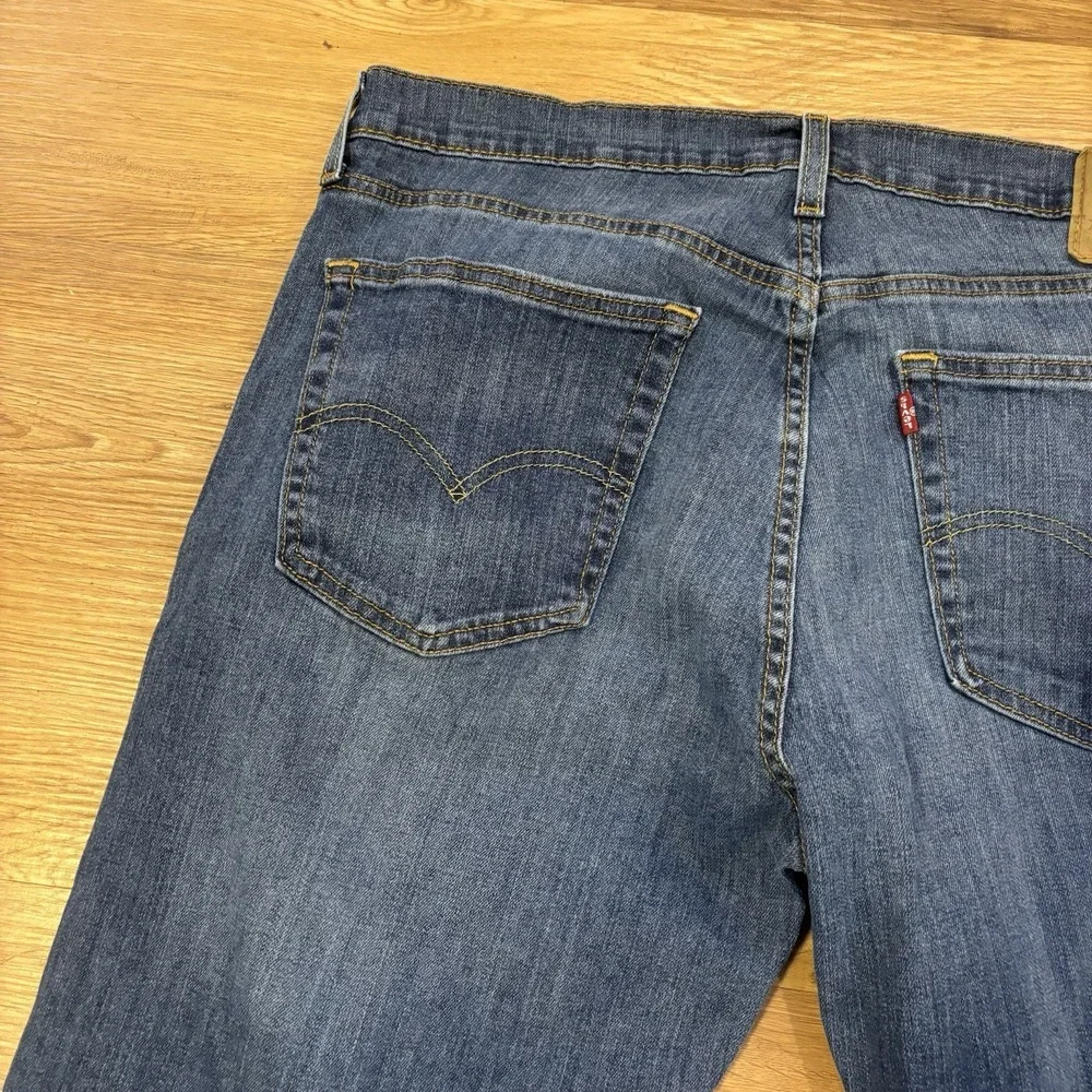 Levis see pictures